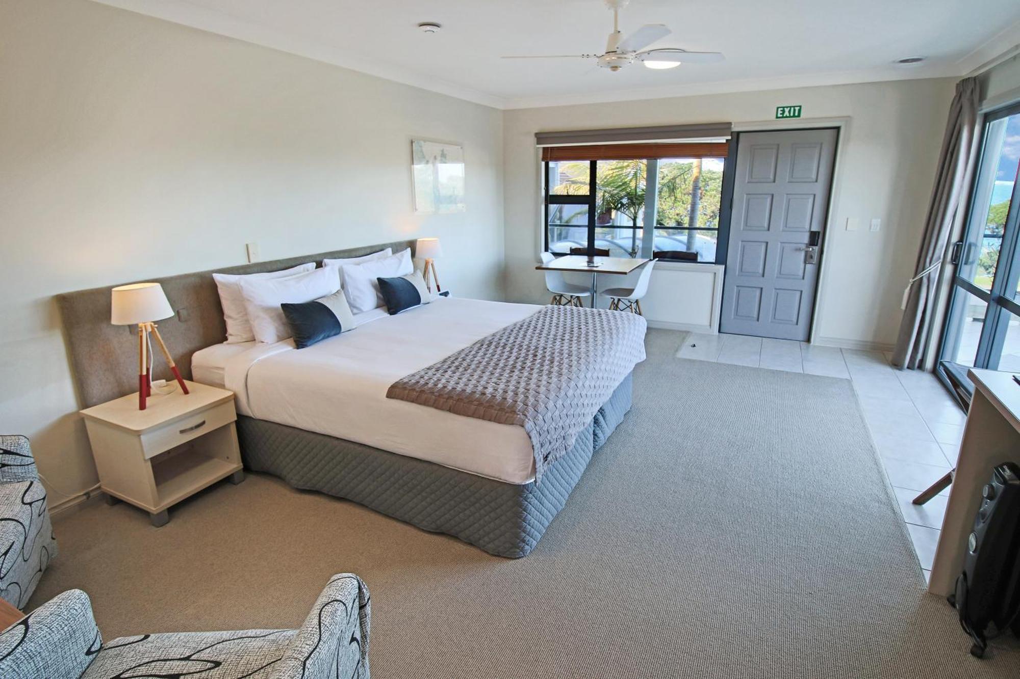 Whangaparaoa Lodge Exterior photo